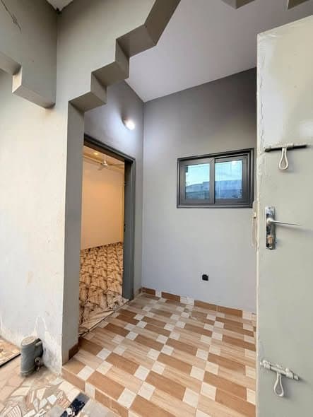 Photo du bien Chambre-salon à louer à Calavi Djadjo, au rez-de-chaussée