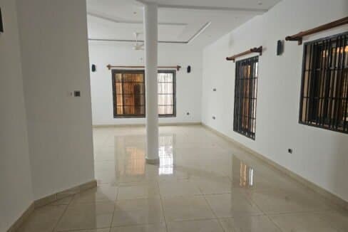 Photo du bien Maison neuve de trois chambres à louer à Zoundja